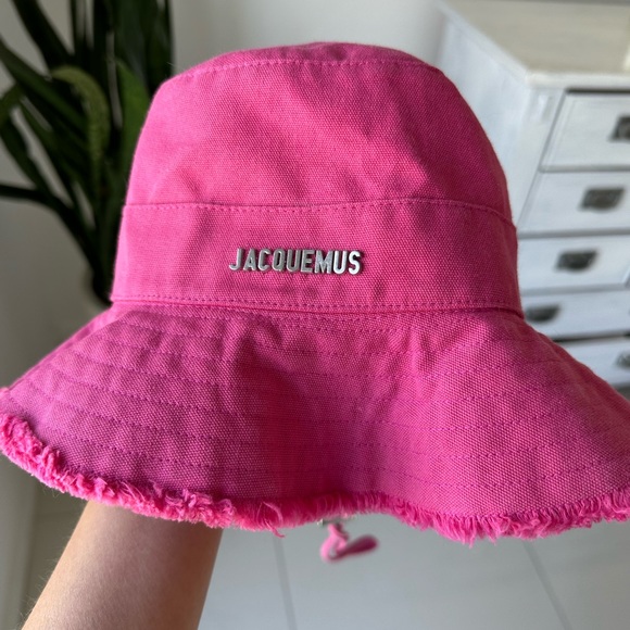 Jacquemus Accessories - Jacquemus Pink Frayed-Edge Bucket Hat